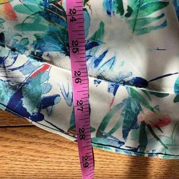 ❤️2/$50❤️[M]NYDJ Blue White Floral V Neck Pull Over L/S 3/4  Sleeves Blouse - Picture 11 of 12